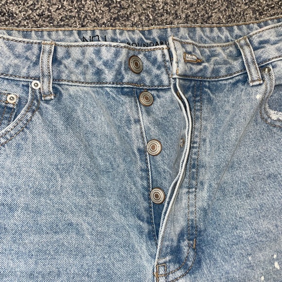 ✨2 for $25 Light wash jeans - Picture 2 of 5